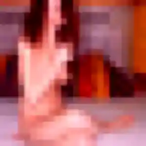Découvre Celeste, 28 ans à Grenay en privé
