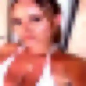 Eugenie, 19 ans, en ligne à Jouy-en-Josas pour une rencontre coquine