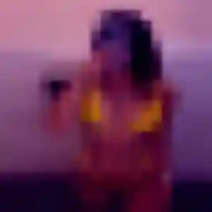 rencontre coquine à Magny-les-Hameaux : photo de Ornella, 44 ans - inscription gratuite