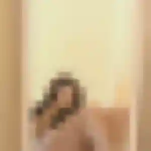 Aurelie (20 ans) à Meaux propose une rencontre rapidement