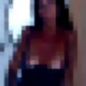 Hermine, 31 ans, connectée à Mtsamboro pour un rencontre coquine
