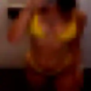Charmante Janine, 23 ans à Oullins-Pierre-Bénite - voir sa photo