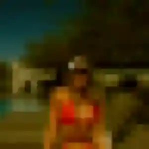 Kim, 34 ans, en ligne à Rocbaron pour une rencontre coquine