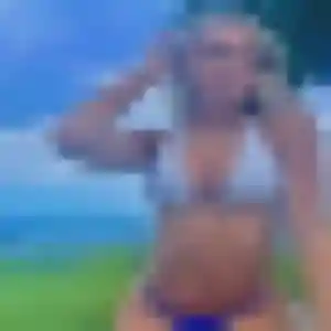 Raphaelle, 40 ans, connectée à Saint-Étienne-au-Mont pour un rencontre coquine