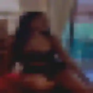 Celia, femme de 45 ans cherche rencontre coquine à Saint-Julien-de-Concelles