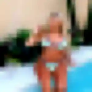 Zineb, 34 ans, connectée à Saint-Pierre-en-Faucigny pour une rencontre coquine