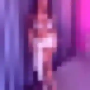 Photo de Corinne à Saint-Rémy-de-Provence (42 ans) - rencontre coquine discret