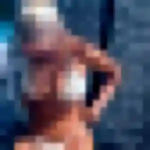 Aisha (19 ans) à Veauche attend une rencontre rapidement