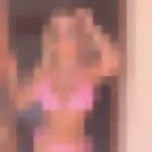 Découvre Suzanne, 22 ans à Verneuil-sur-Seine en privé