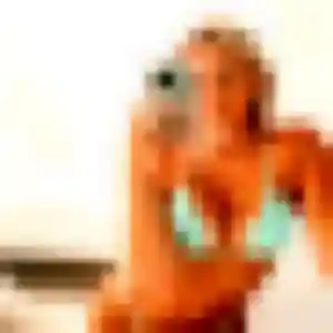 Contacte Dina, 20 ans à Villemur-sur-Tarn gratuitement